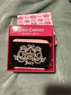 Juicy Couture Navy Blue & Pink Embroidered Velvet Zip Card Holder